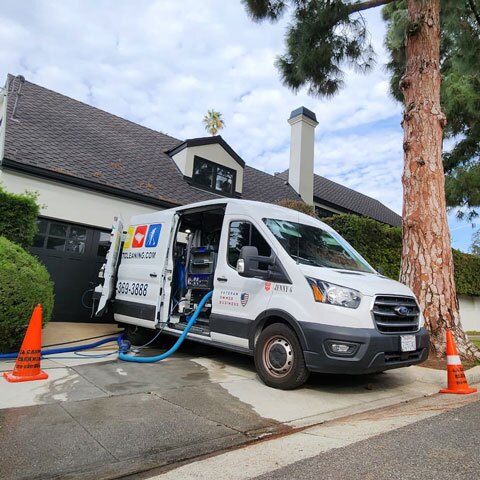 Los Angeles Carpet Cleaning Truck Mount Setup
